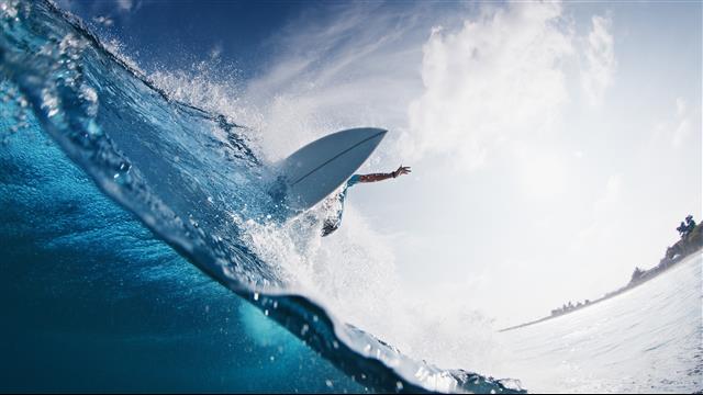 Surfing.jpg Surfing.jpg